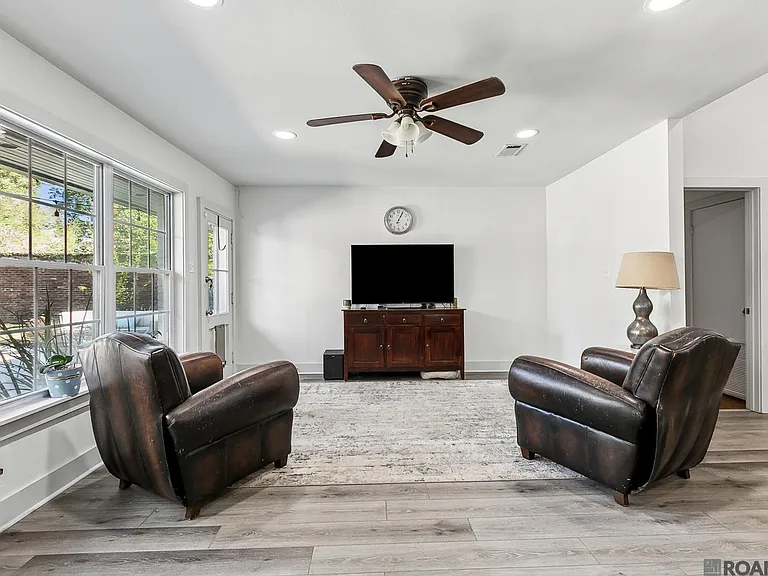 6363 Sevenoaks Ave — Photo 6
