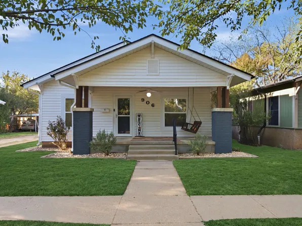 906 W 7th St, Cisco, TX 76437