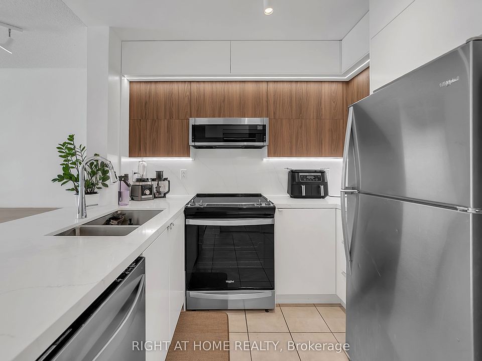 1st image of 11 Oneida Cres #1202