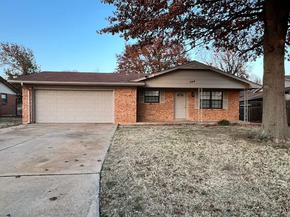 134 NE Fullerton St, Lawton, OK 73507