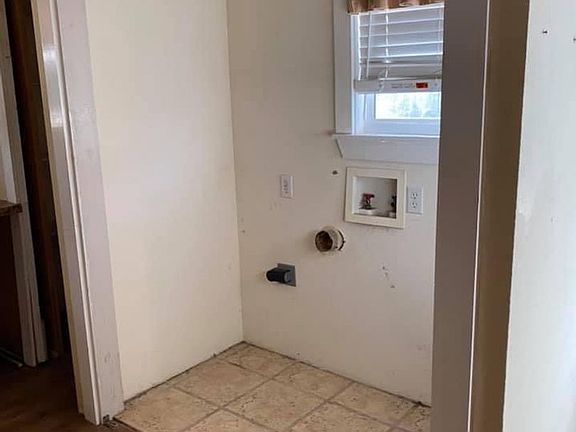 4th image of 175 W Hartel St