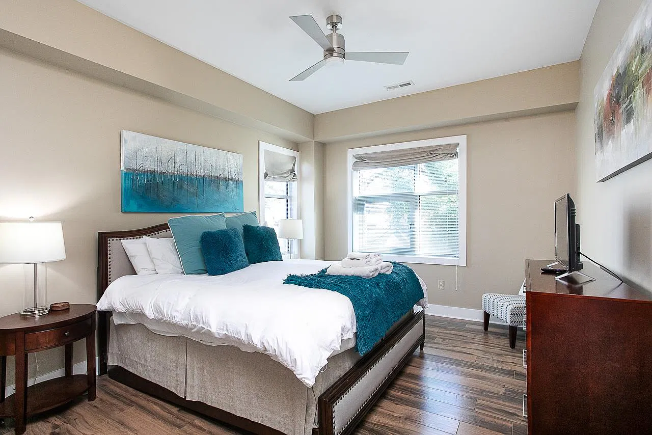 1 bed, 1000 sqft, $1,799 — Photo 3
