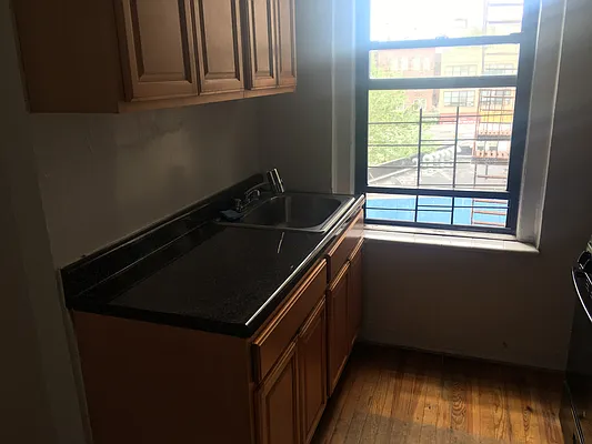 Rented by Green Isle Realty | media 9