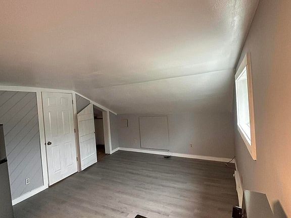 4th image of 3033-3035 Main St #4