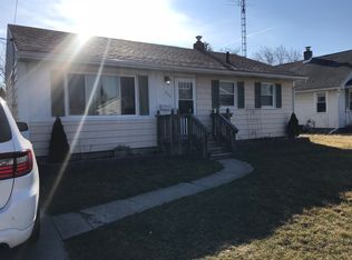 903 Mambrino Rd, Oregon, OH 43616