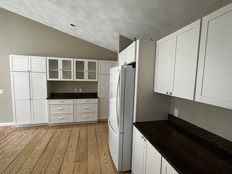 487 Carpenter Ln — Photo 3