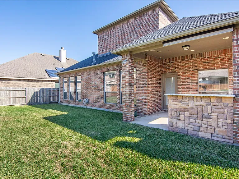 24322 Bella Florence Dr — Photo 43