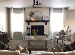 10246 Apple Blossom Cir, Fishers, IN