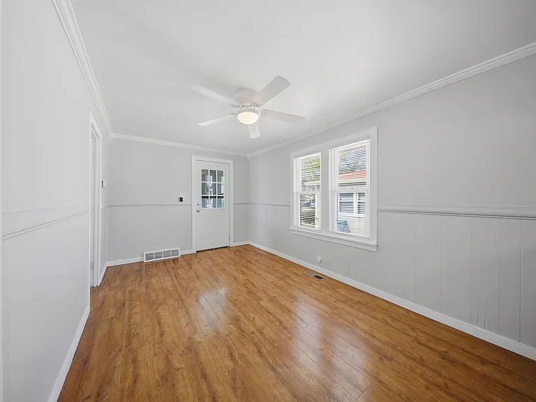 809 W Park Ave — Photo 5