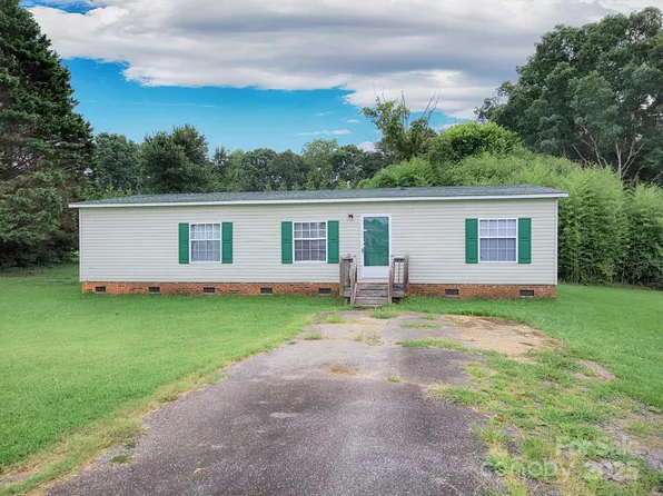 1858 Cody Ct, Newton, NC 28658