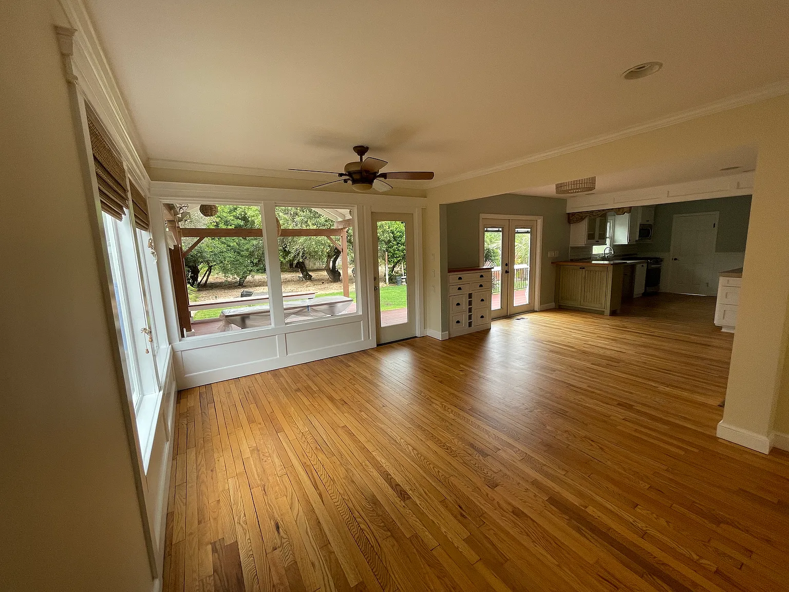3 bed, 1955 sqft, $10,800 — Photo 3