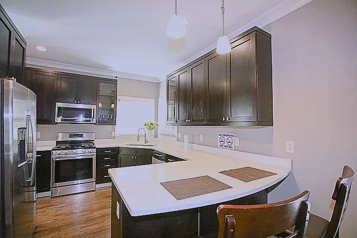 1285 Martin St SE — Photo 6