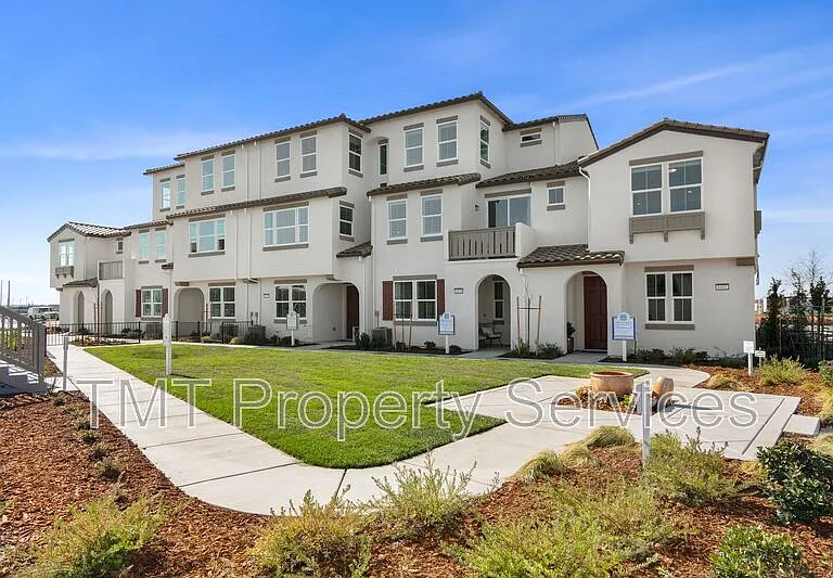 2957 Nimes Ln — Photo 3