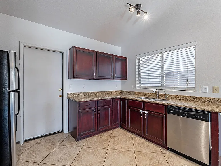 5463 W Geronimo St — Photo 7