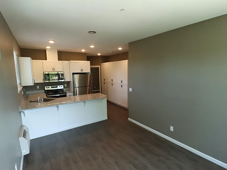 488 Strand Ave SE #200 — Photo 4
