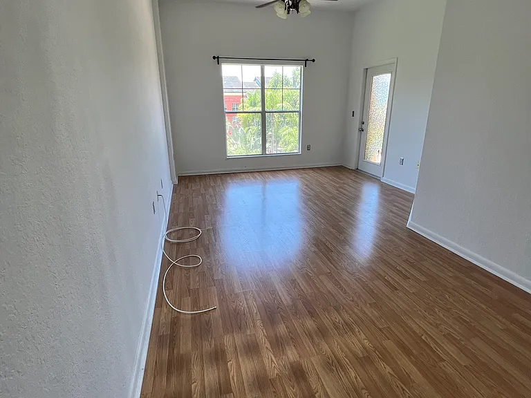 2410 W Azeele St #235 — Photo 2