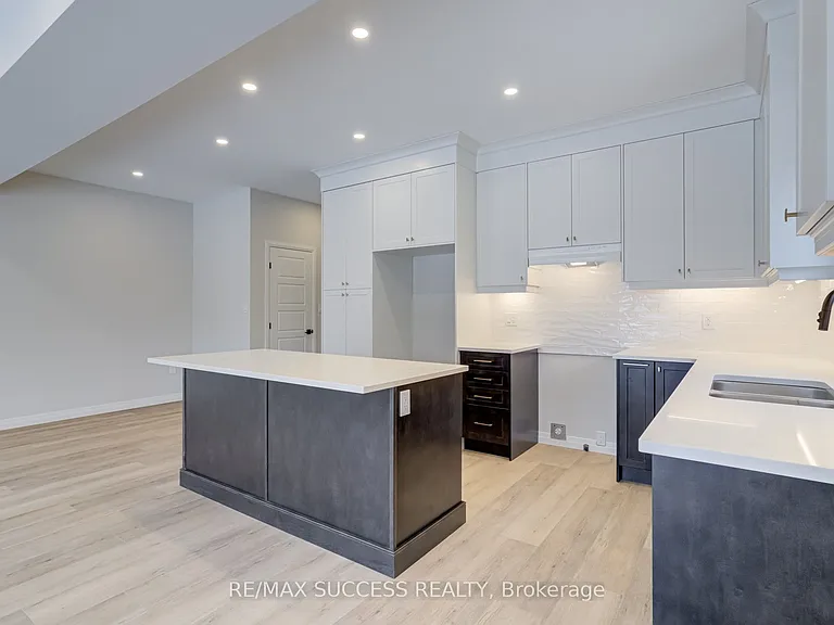 147 Siebert Ave — Photo 14