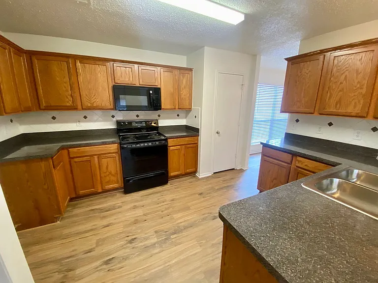 737 Eldorado Dr — Photo 6