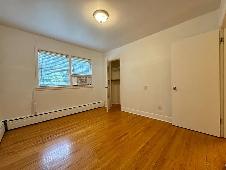 73 Eugenia St #UPPER LEVEL — Photo 14