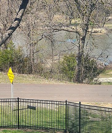 5th image of 90 Lakeshore Dr