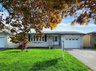 591 Dogwood Ln, Waterloo, ON N2L 4Y1