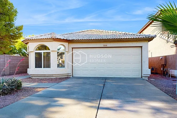 3259 E Kerry Ln — Photo 1