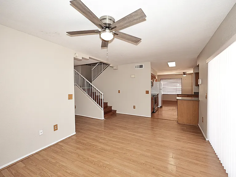 8935 W Windsor Ave — Photo 8