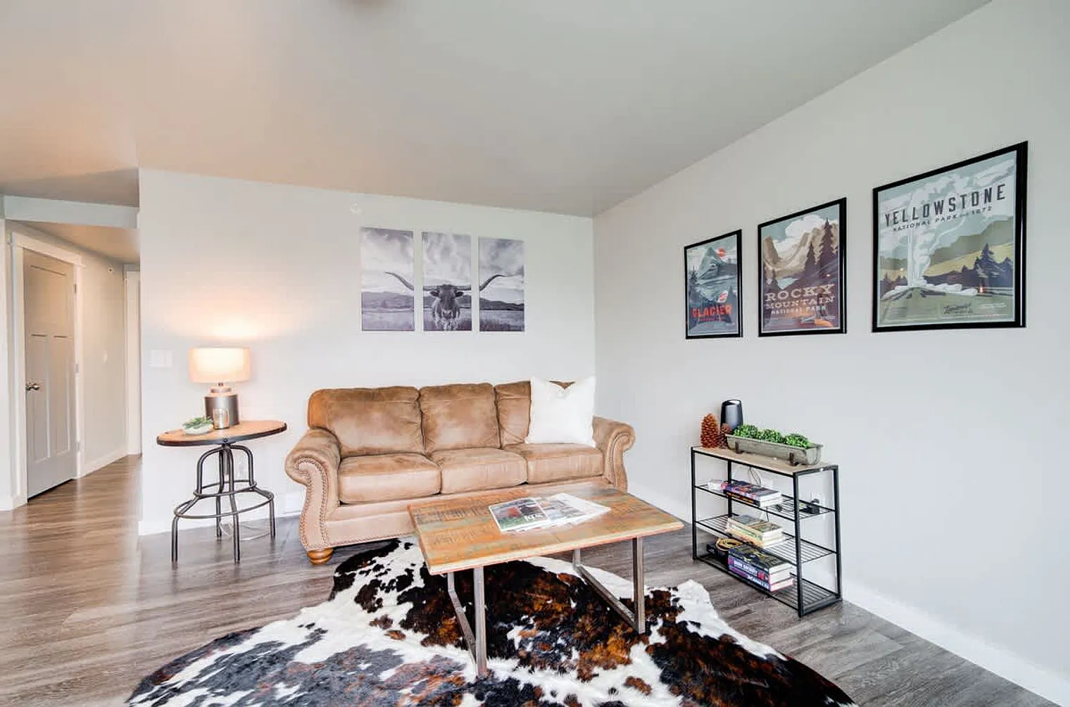 2 bed, 2.0 bath, $3,528 — Photo 2