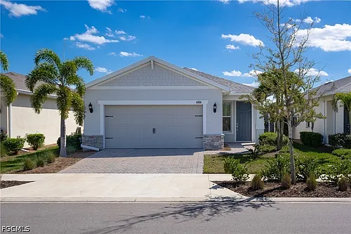 42186 Edgewater Dr Photo 1