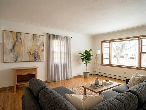 224 2nd Ave S #1 Photo 1