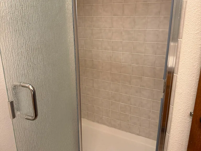 325 E Lancaster Dr — Photo 18