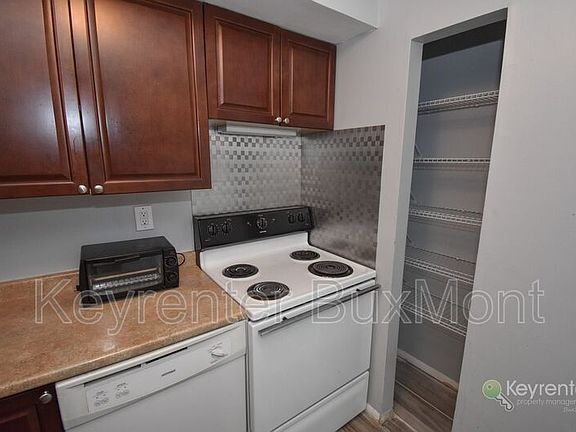 3rd image of 111 Sharon Ave Floor 2