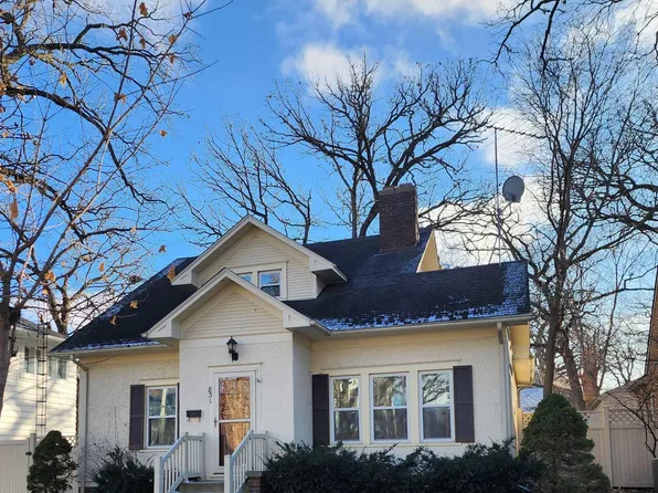 831 1st St NW, Mason City, IA 50401