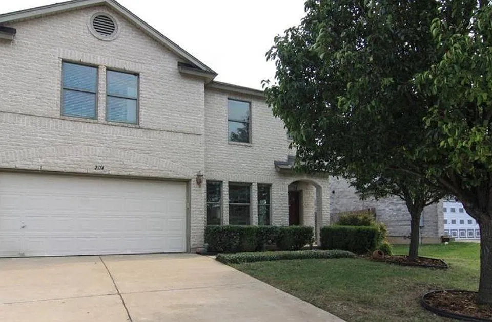 2114 Cottontail Dr