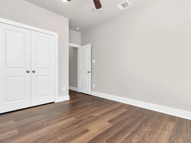 10515 Moon Valley Ln — Photo 24