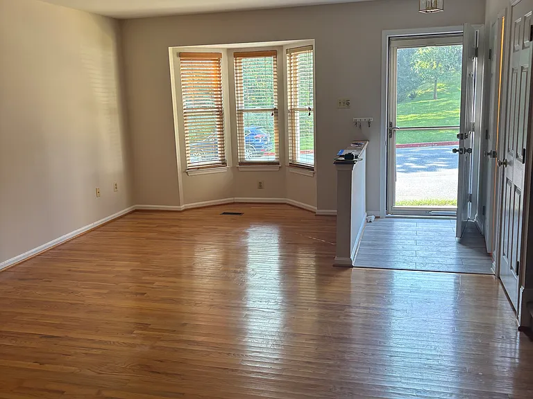 1168 Kelfield Dr — Photo 2