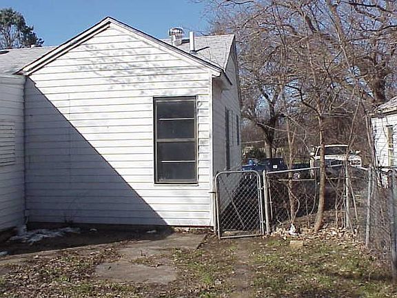 4th image of 302 NW 17th St