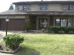 17W463 Waltham Pl, Darien, IL