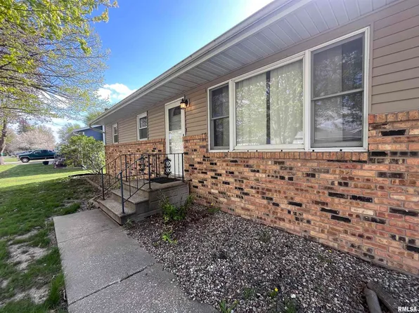 469 Wilshire Dr, Colona, IL 61241