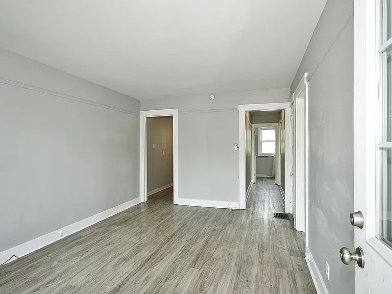 1019-1037 N 6th St — Photo 11