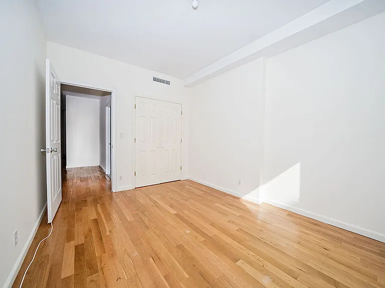 208 S 3rd St #2C — Photo 10