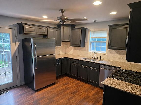 2nd image of 21404 Maple St