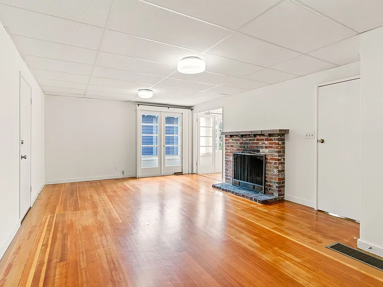 6857 Armour Dr — Photo 23