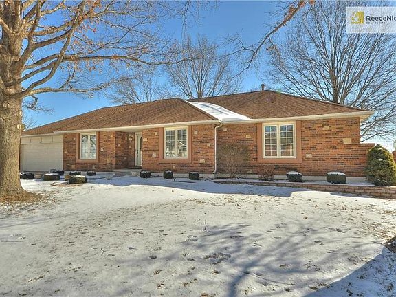2nd image of 2621 S Mohican Ave