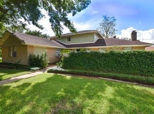 2718 Burke Rd, Pasadena, TX 77502