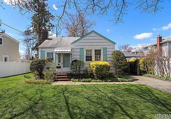 2nd image of 133 Manhattan Ave