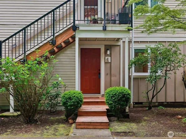 12720 NE 120th Street #I-1, Kirkland, WA 98034