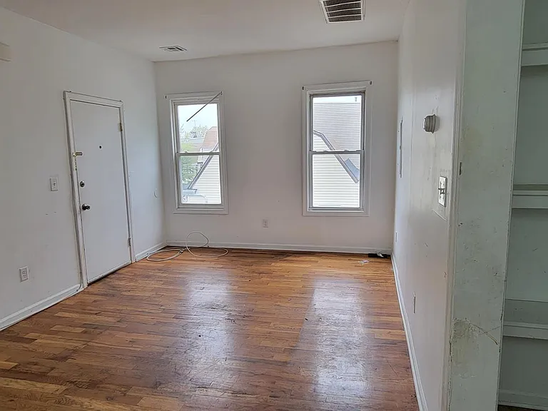 654 S 19th St #1 — Photo 2