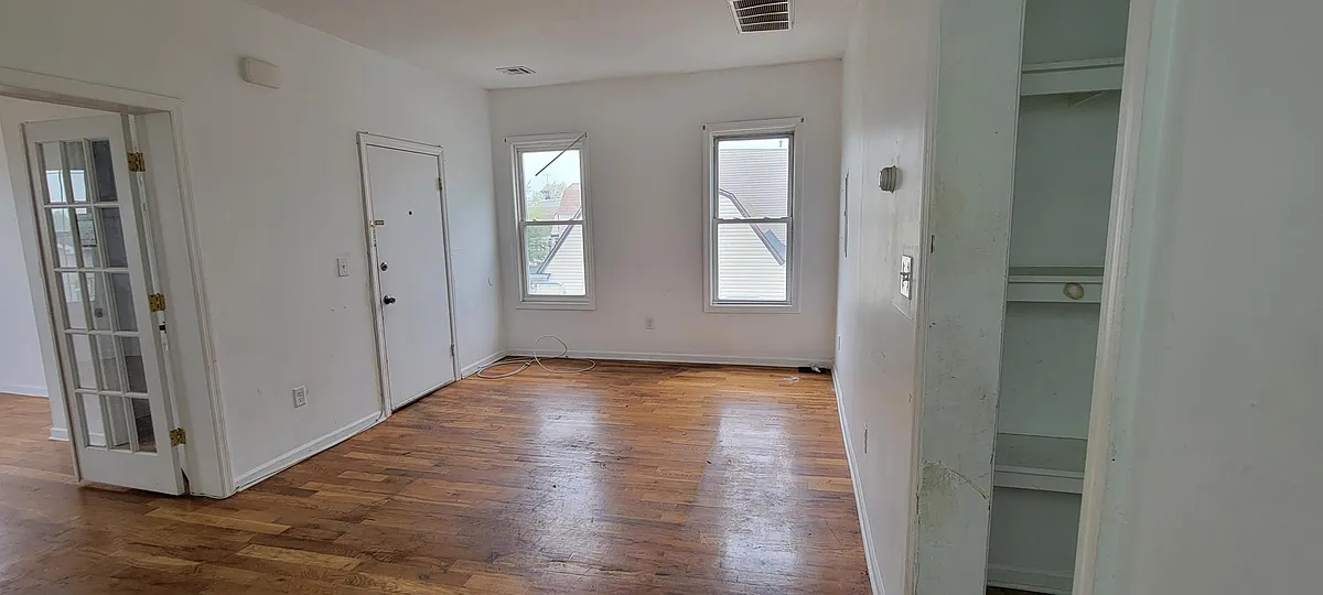 Building Photo - 654 S 19th St #1