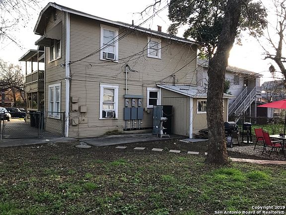 3rd image of 1015 W Mistletoe Ave